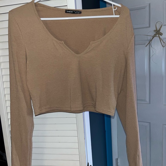 Two large shein longsleeve croptops that are great for going out to any occasion - Picture 5 of 8